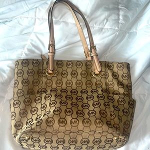 Michael Kors purse like new